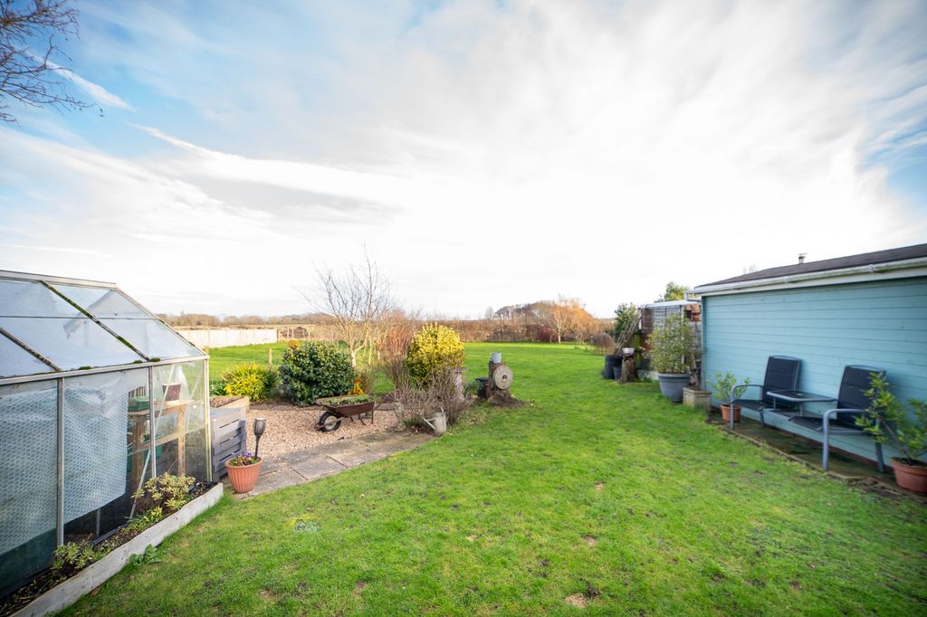 Property photo 2 of 22 Rear Garden With Views 1