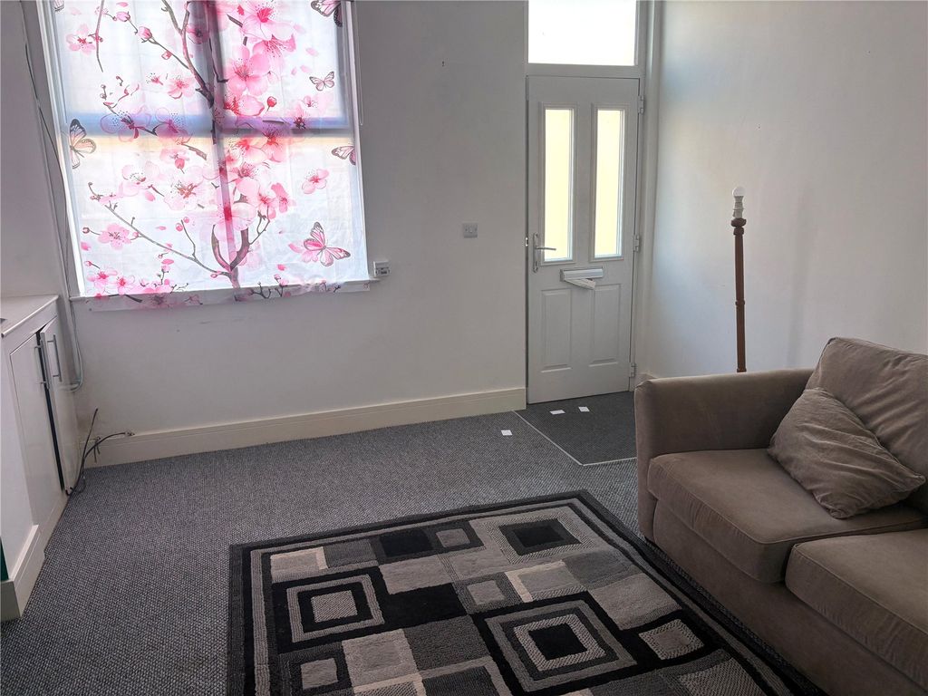Property photo 2 of 10 Picture No. 03