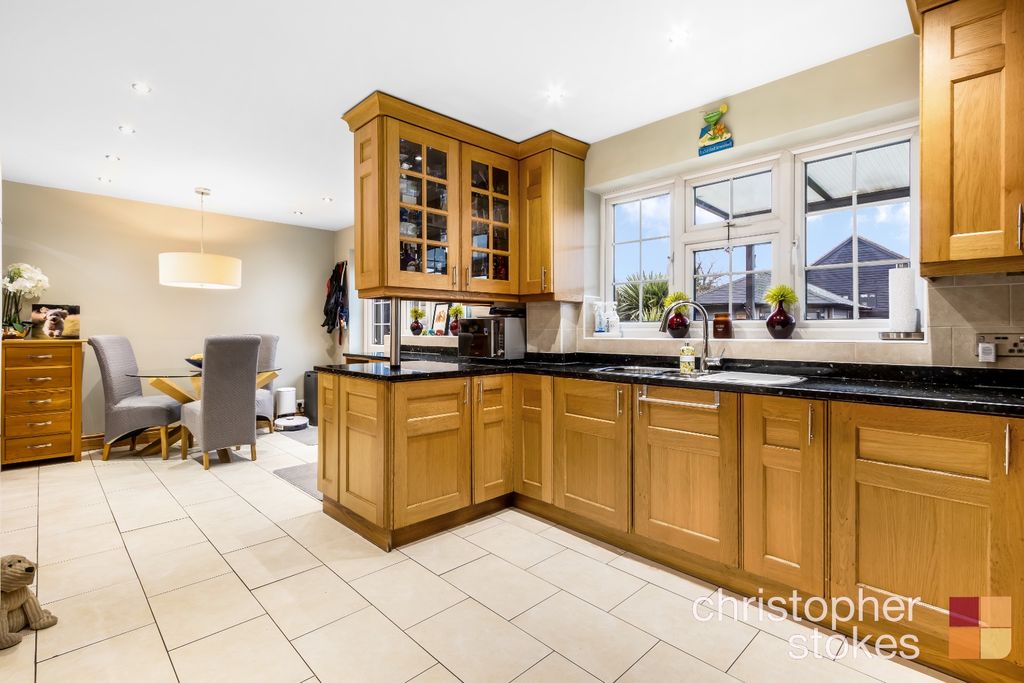 Property photo 3 of 24 2079417