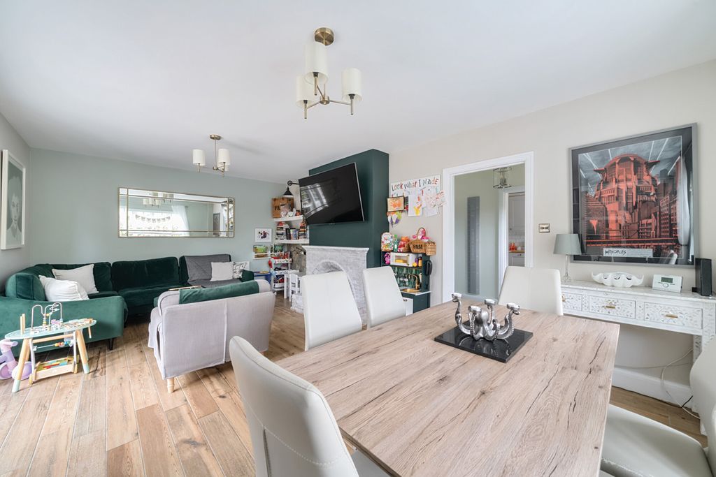 Property photo 3 of 20 1333335-4-6890c03...