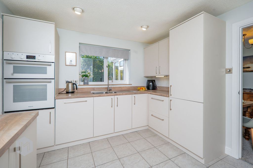 Property photo 3 of 32 Picture No. 29