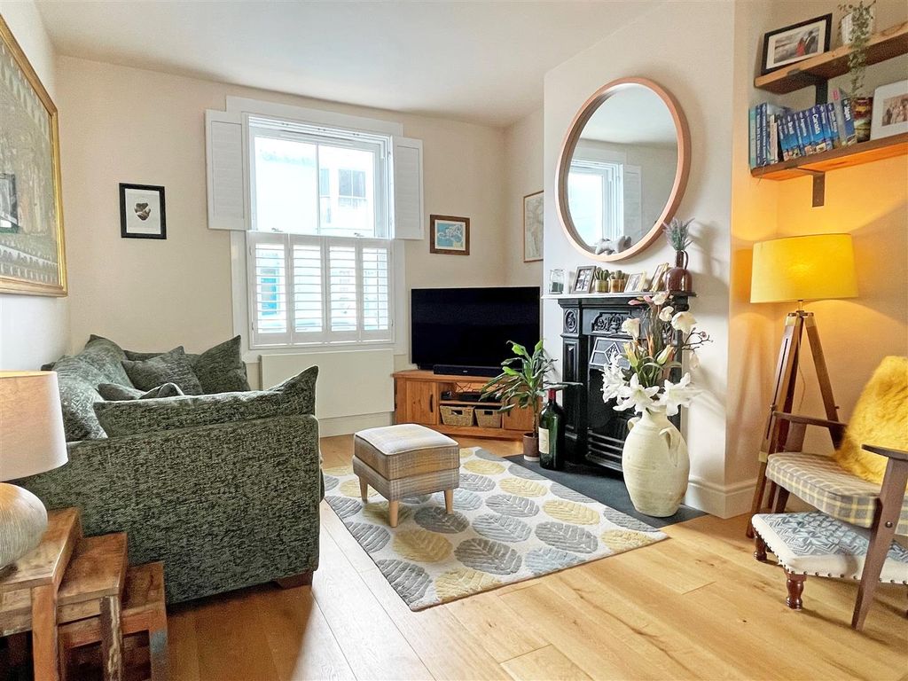 Property photo 2 of 16 Lou2A.Jpg