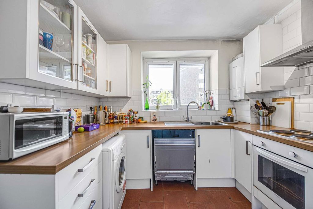 Property photo 2 of 5