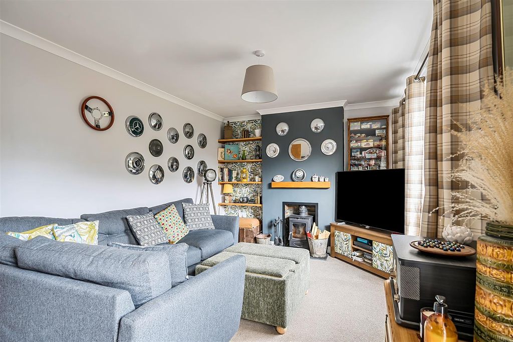 Property photo 3 of 18 1362229-9-68F2455A4B49d.Jpg