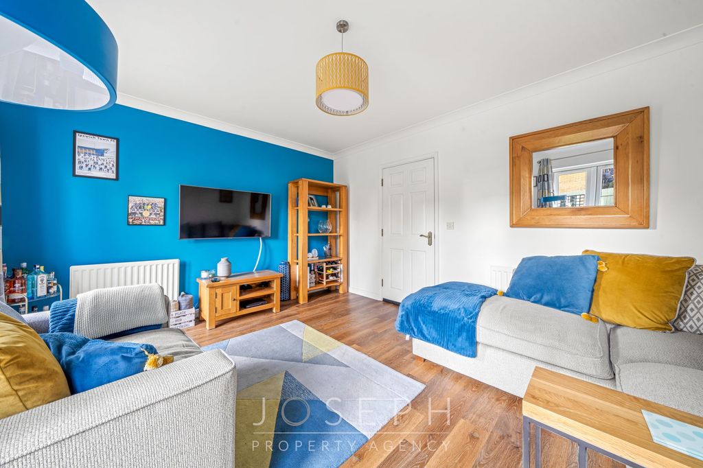 Property photo 3 of 14