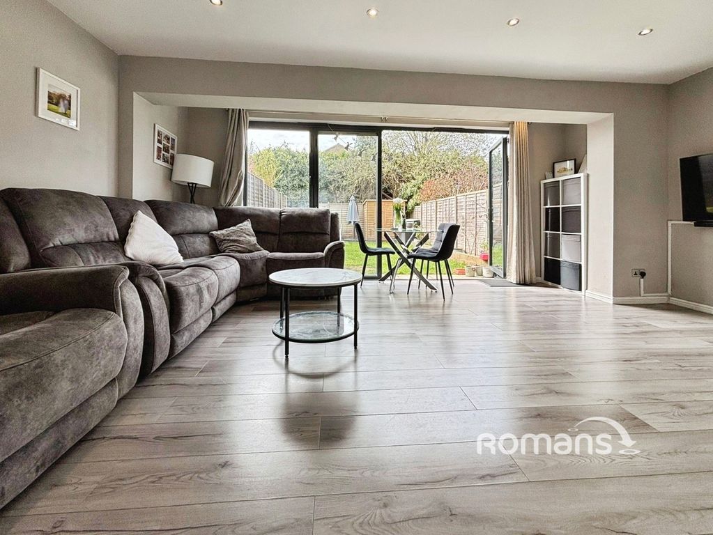 Property photo 3 of 12 Pbox-Img.Jpg