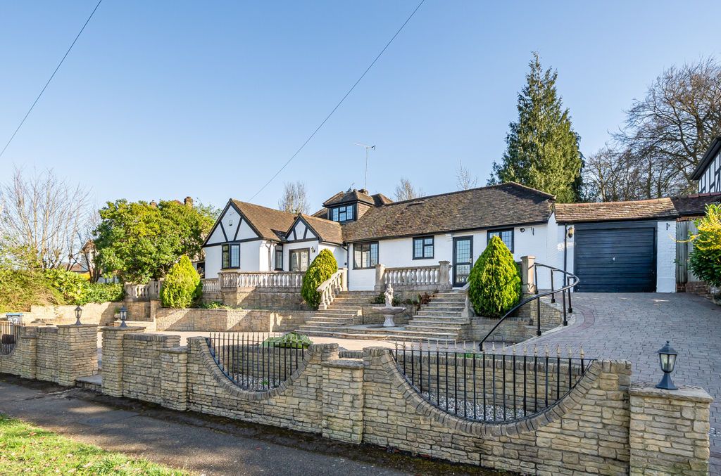 Property photo 1 of 20 Photo 4