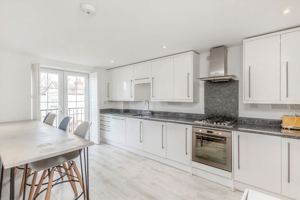 Property photo 3 of 4