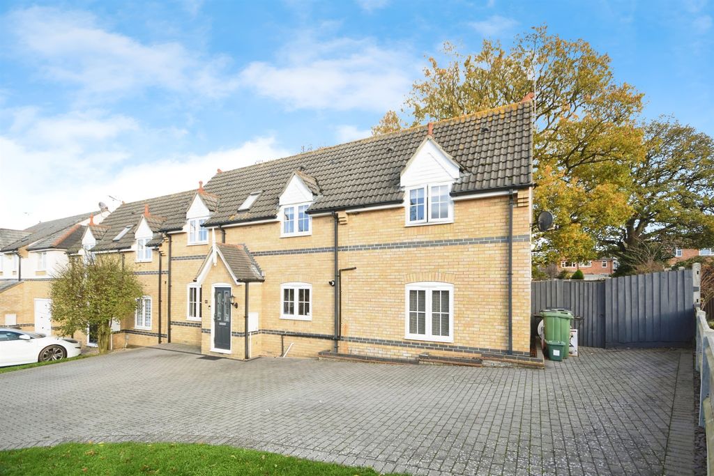 Property photo 2 of 17