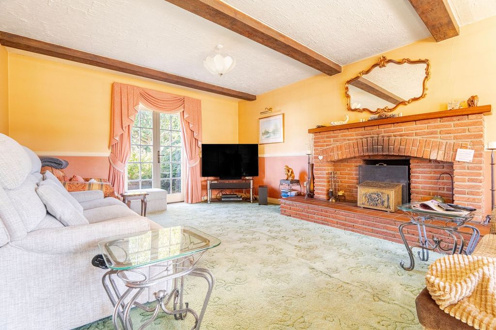 Property photo 2 of 16