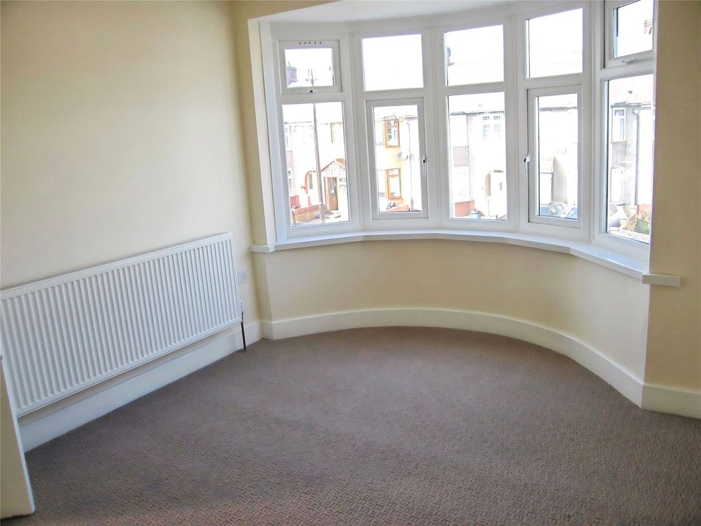 Property photo 3 of 9 Picture No. 01