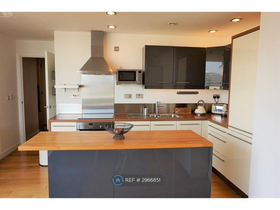 Property photo 2 of 16 Kitchen