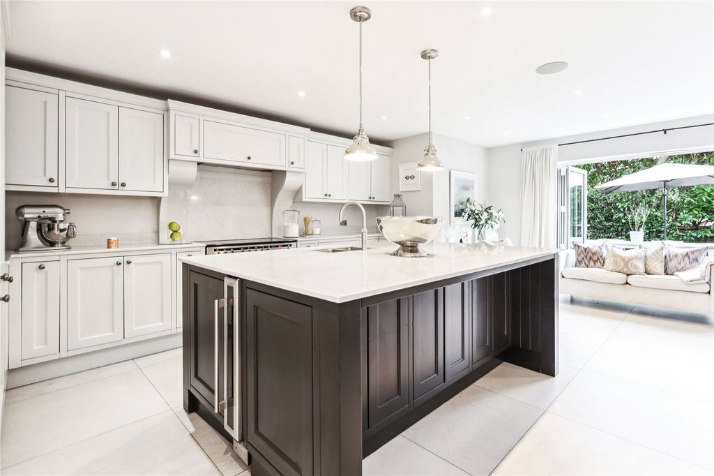 Property photo 2 of 16 Kitchen