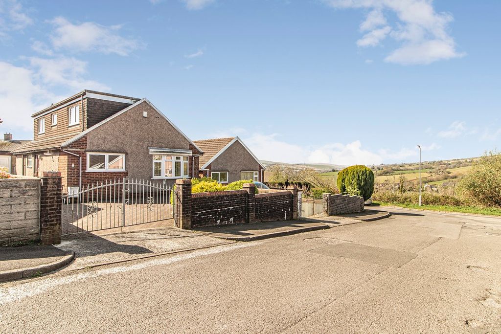 Property photo 1 of 27