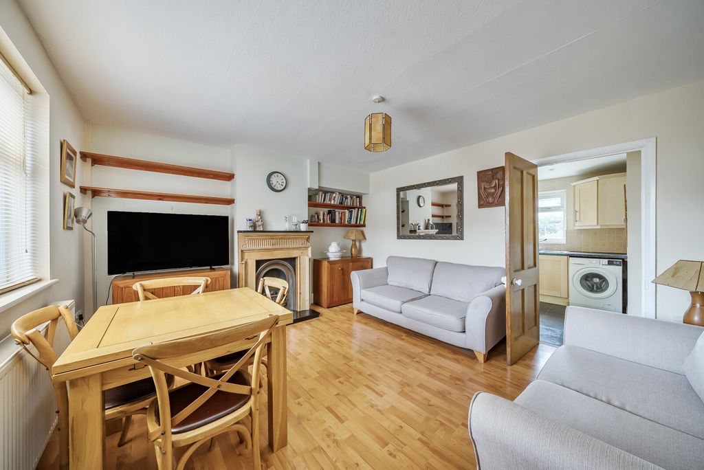 Property photo 2 of 14 Sitting Room