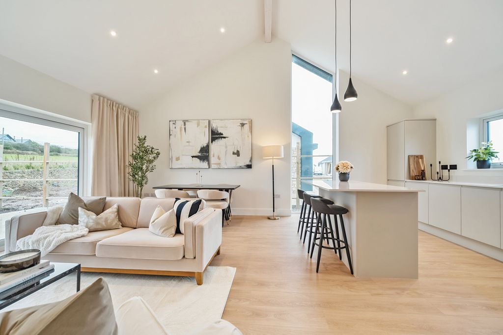 Property photo 3 of 14 Photo 3