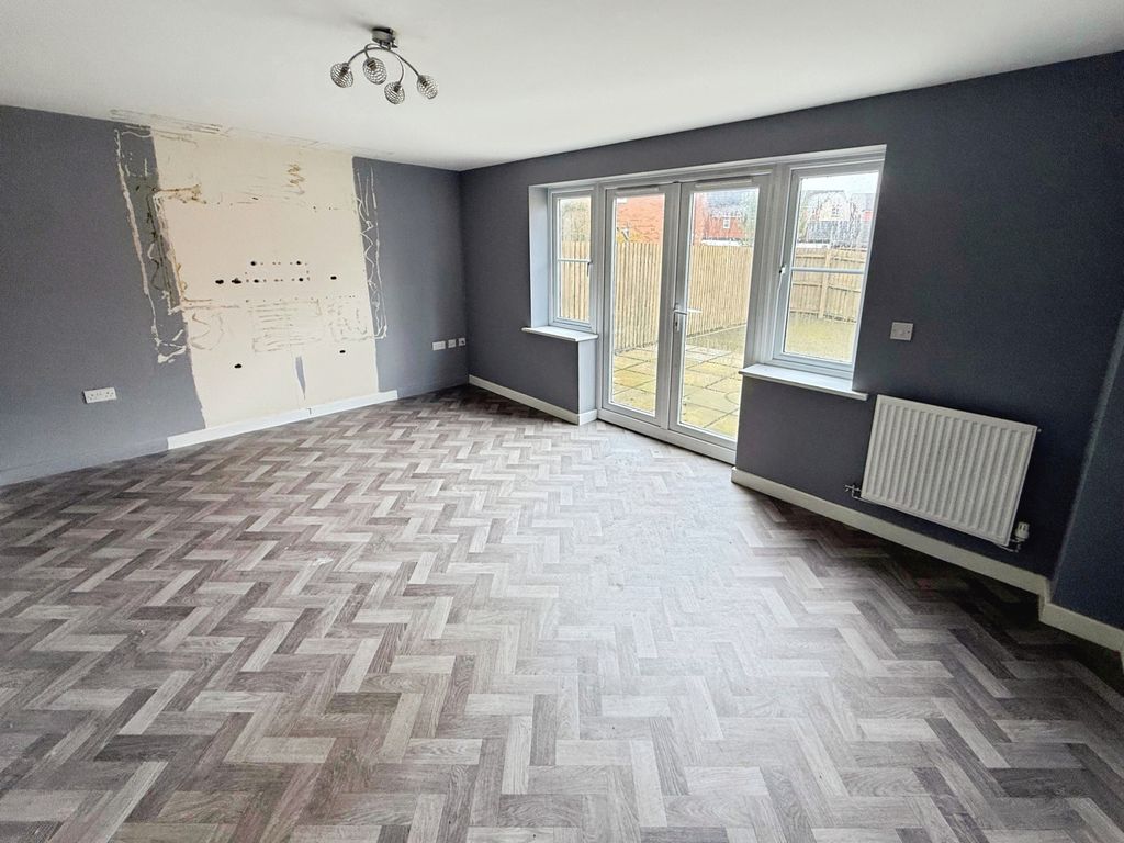 Property photo 3 of 12 Gallery