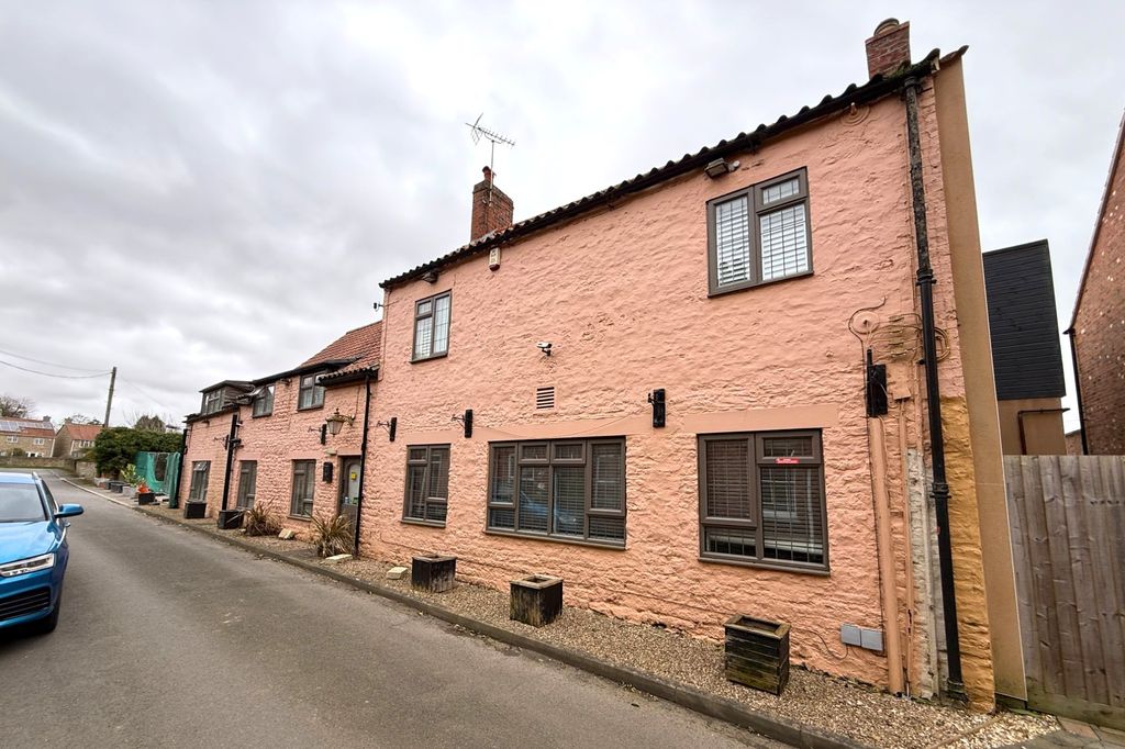 Property photo 2 of 34 The Bell Inn, 3A And 3B Far Lane, Coleby, Lincoln Ln5 0Ah