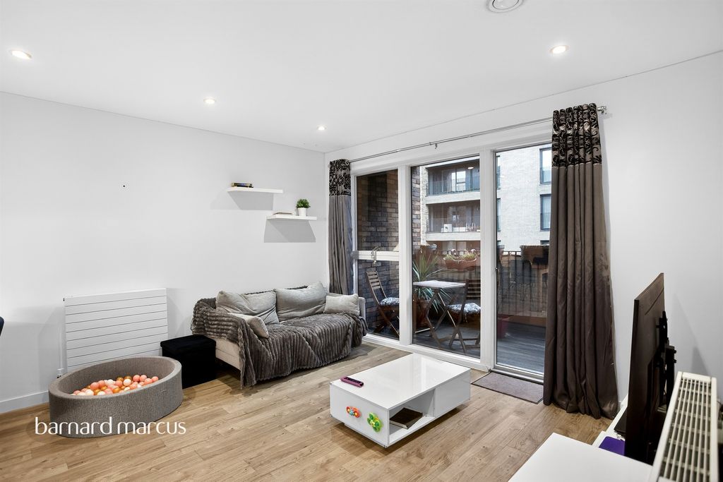 Property photo 2 of 12