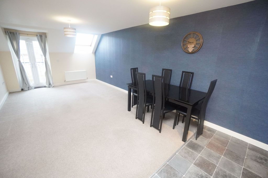 Property photo 3 of 10 Photo 8