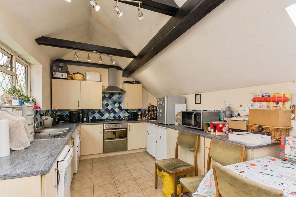 Property photo 1 of 7 Kitchen