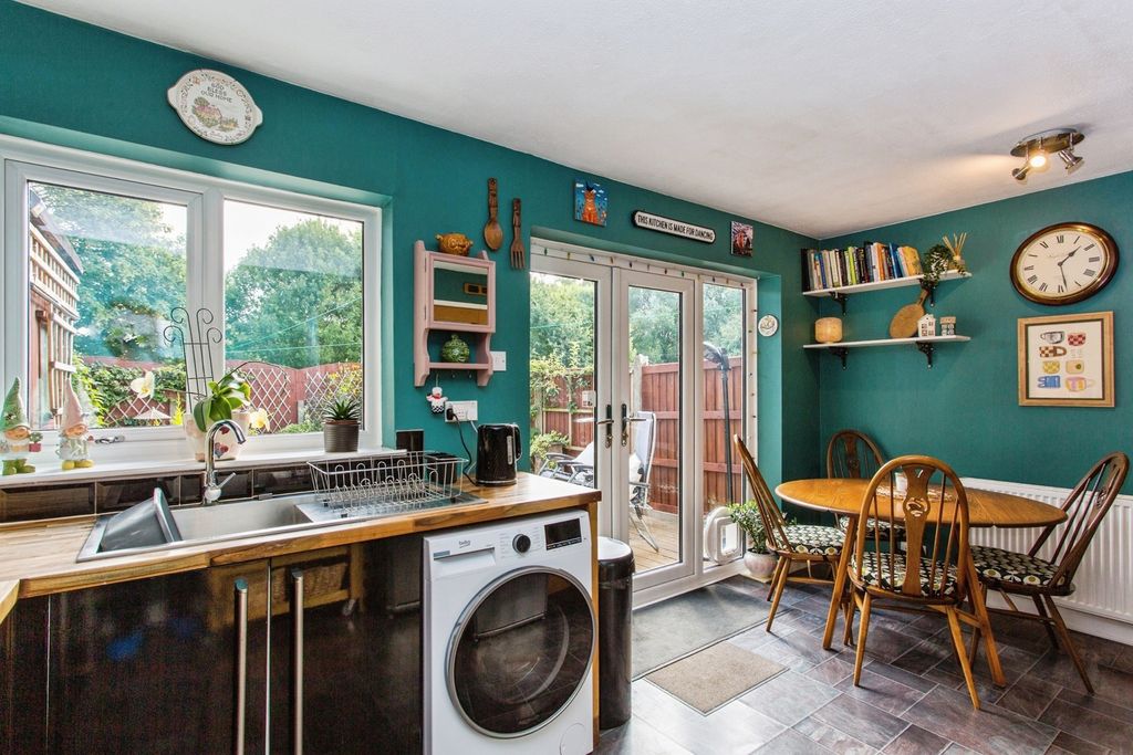 Property photo 3 of 16 Kitchen Diner