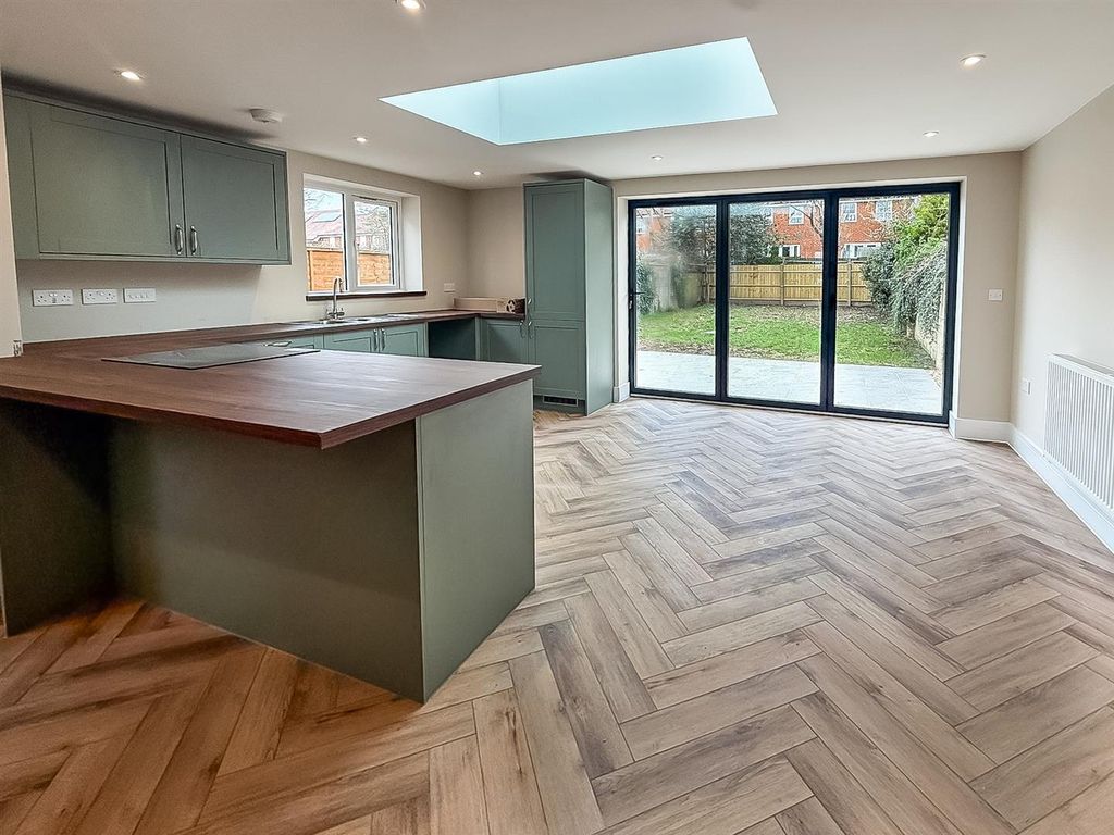 Property photo 3 of 11 72Fa33A2-B0A6-4B61-Be31-3Afc9688D470.Jpg