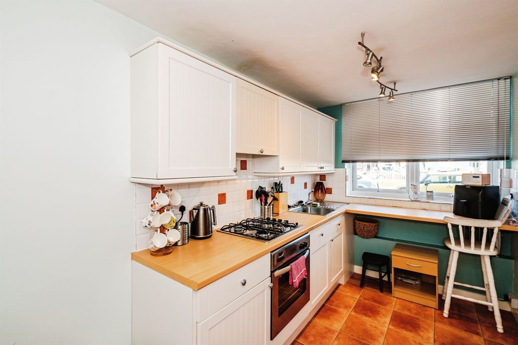Property photo 3 of 17