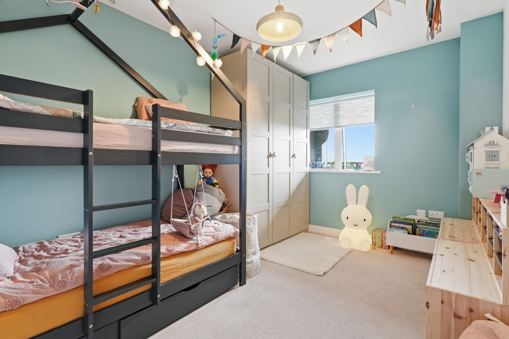 Property photo 1 of 13 9