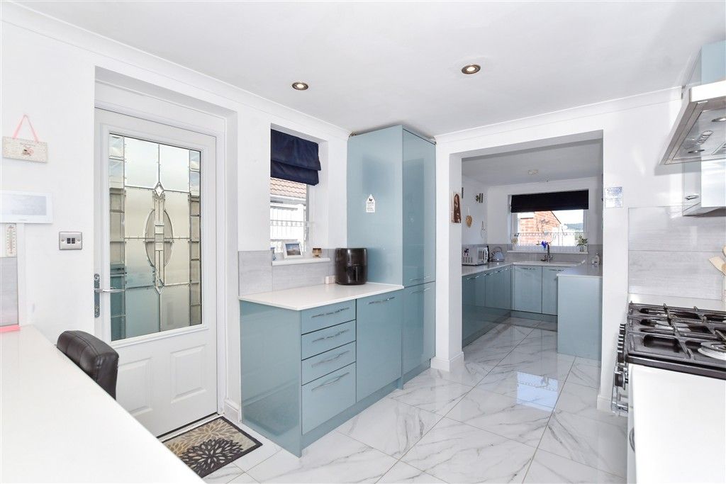 Property photo 3 of 15 Kitchen