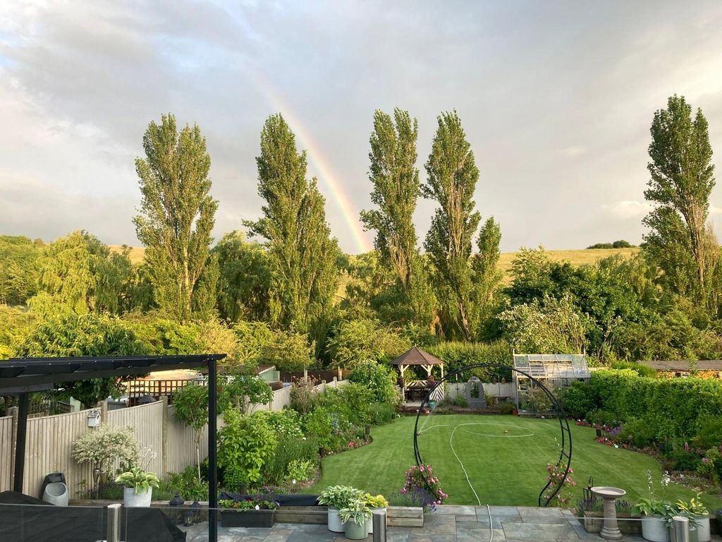 Property photo 2 of 21 Picture No. 22