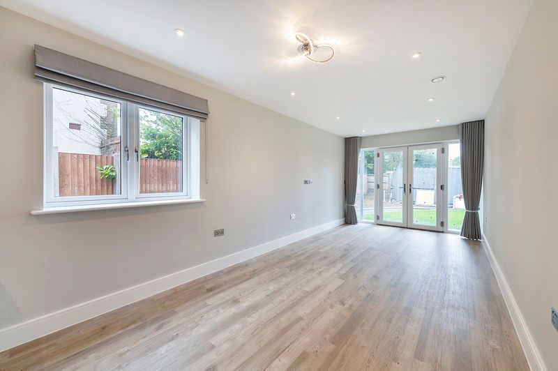 Property photo 3 of 8 Photo 6