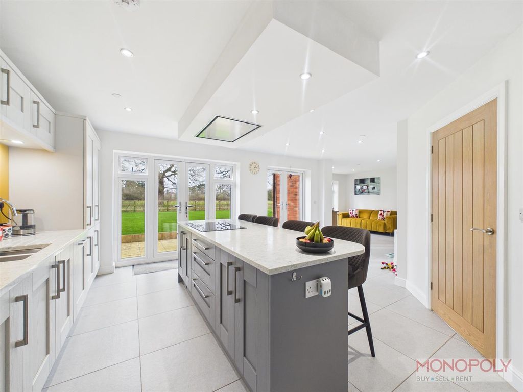 Property photo 3 of 34 Cam01943G0-Pr0620-Still027.Jpg