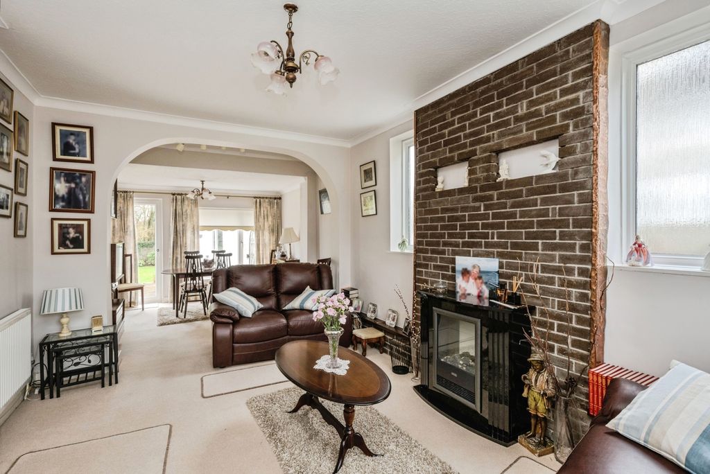 Property photo 3 of 17 Pbox-Img.Jpg