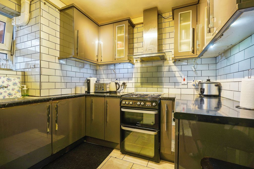 Property photo 3 of 15 Photography