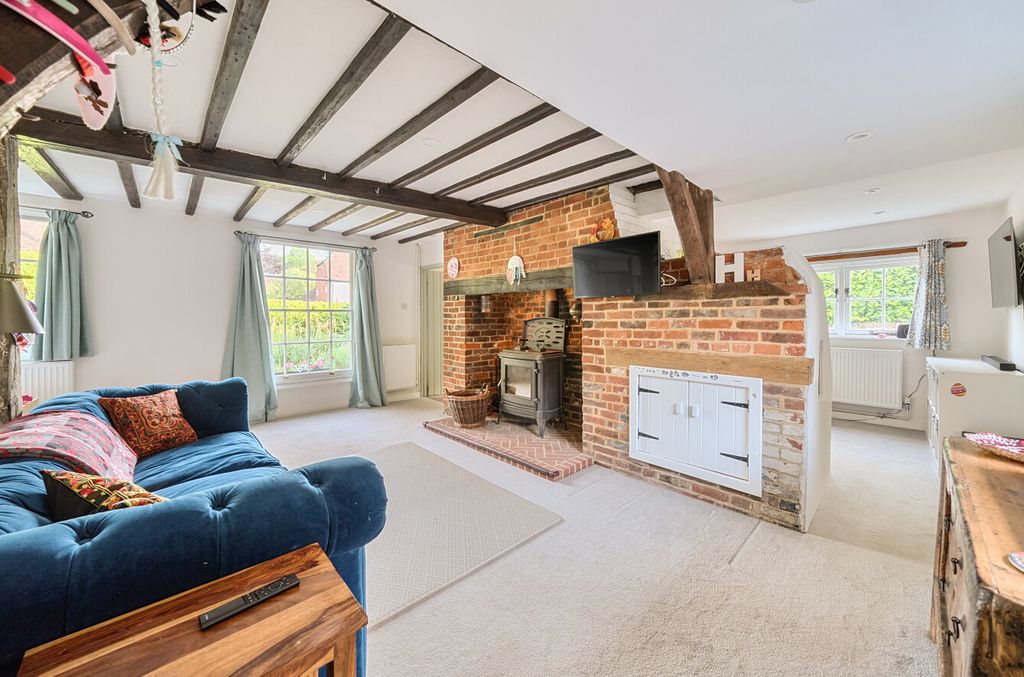 Property photo 2 of 16 1295139-12-682cd4...