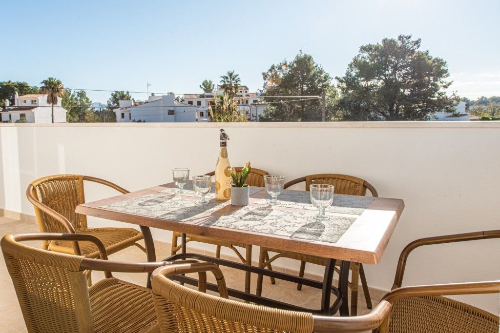 Property photo 3 of 20 Terrace