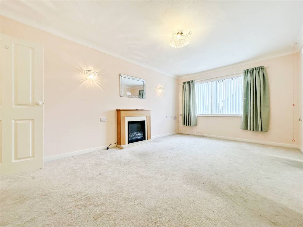 Property photo 2 of 12