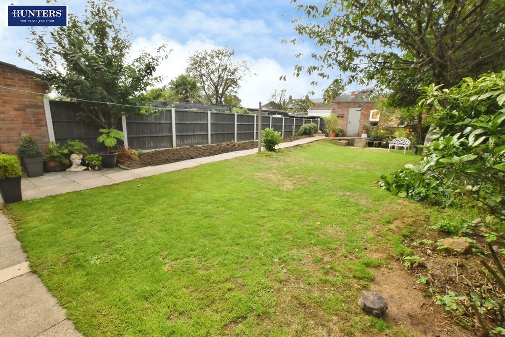 Property photo 2 of 20 Garden