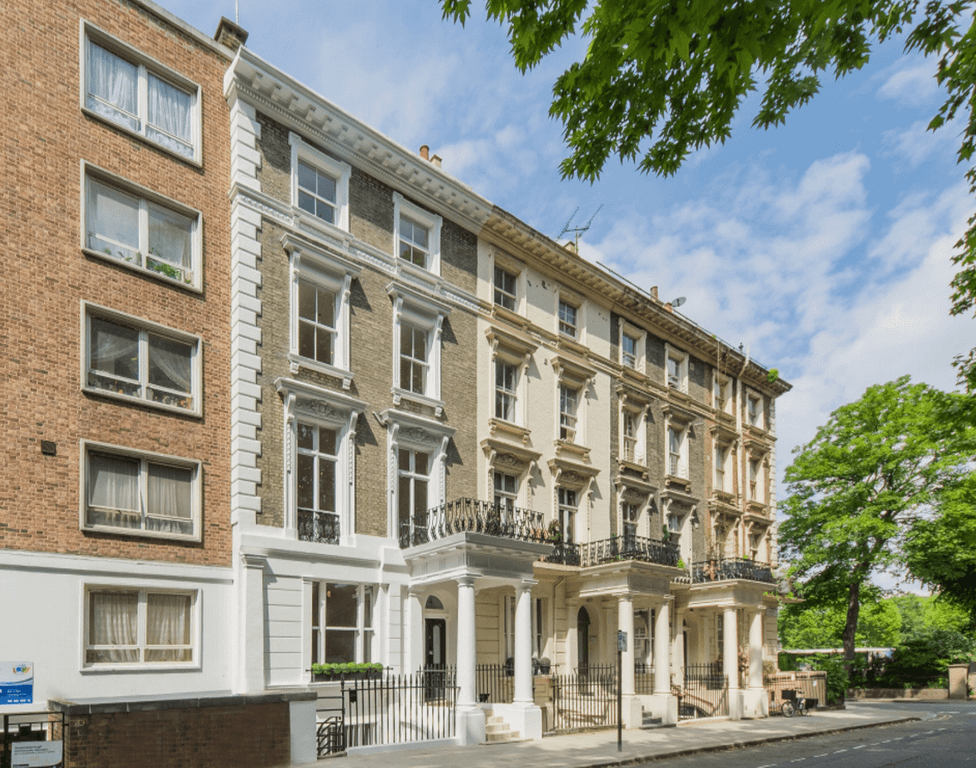 Property photo 1 of 7 Flat To Rent Queensborough Terrace, London W2