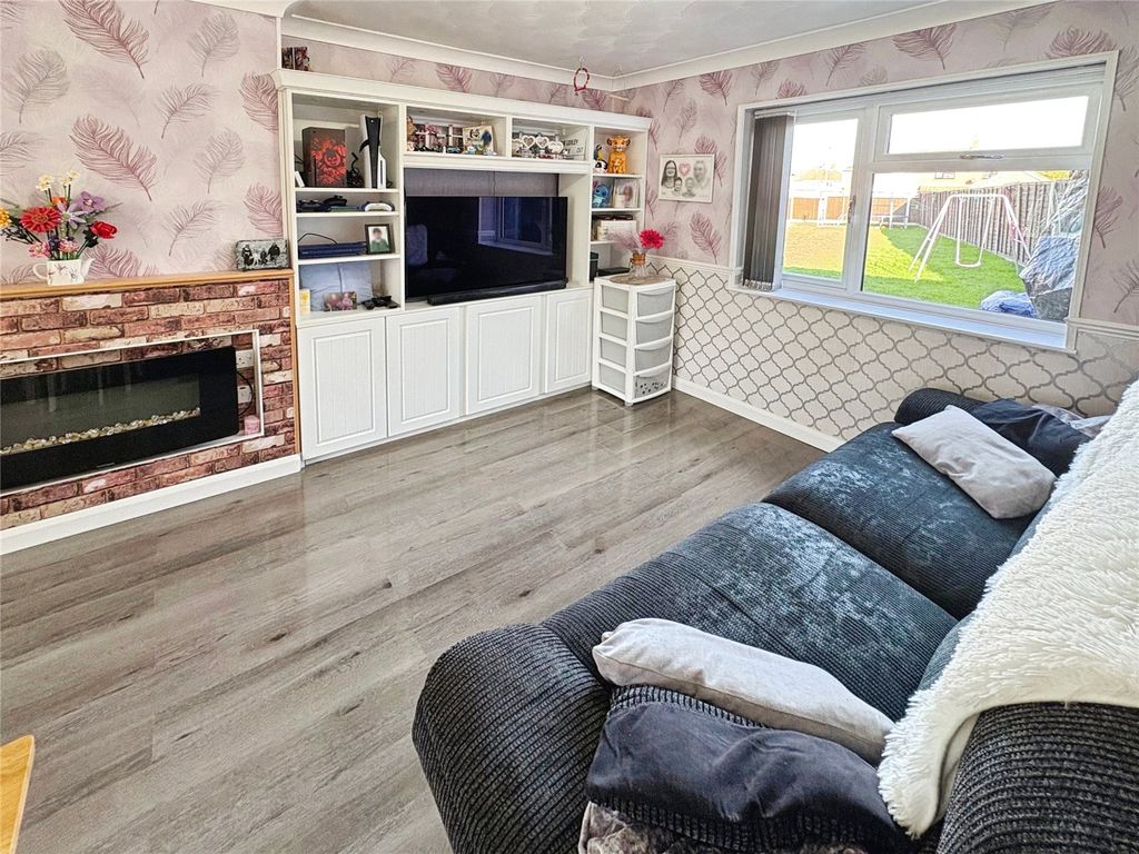 Property photo 2 of 19 Picture No. 11