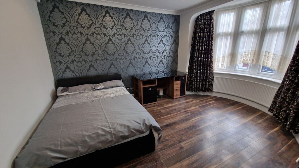 Property photo 1 of 24 Photo 2