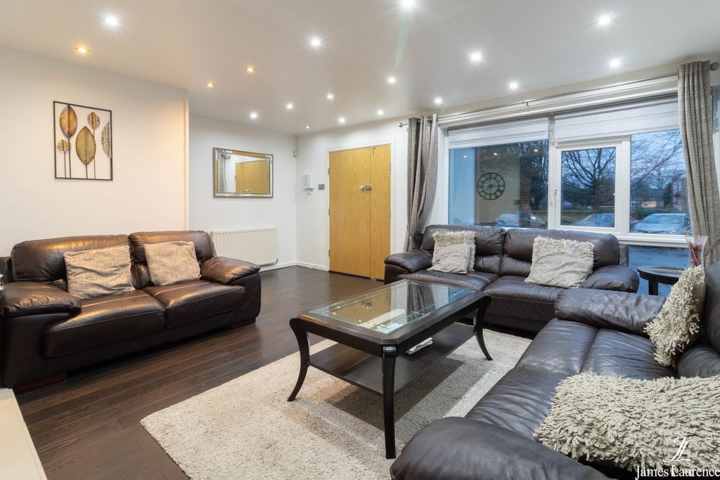 Property photo 2 of 15 8X1A2909-Hdr