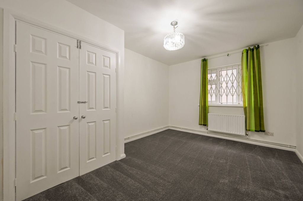 Property photo 1 of 5