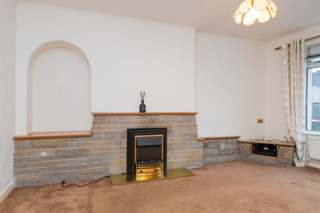 Property photo 3 of 32