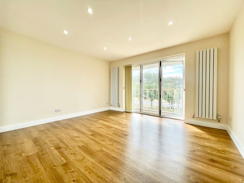 Property photo 3 of 21 Picture No. 03