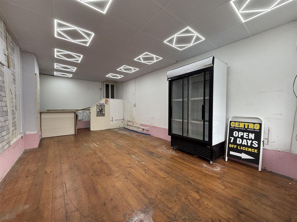Property photo 2 of 12 Retail