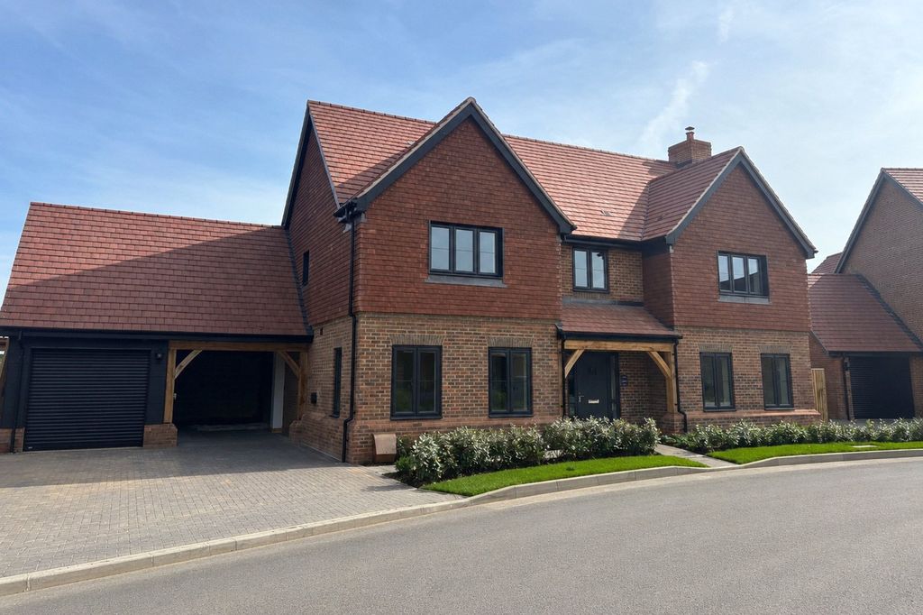 Property photo 1 of 15 External