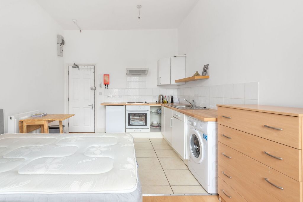 Property photo 3 of 3