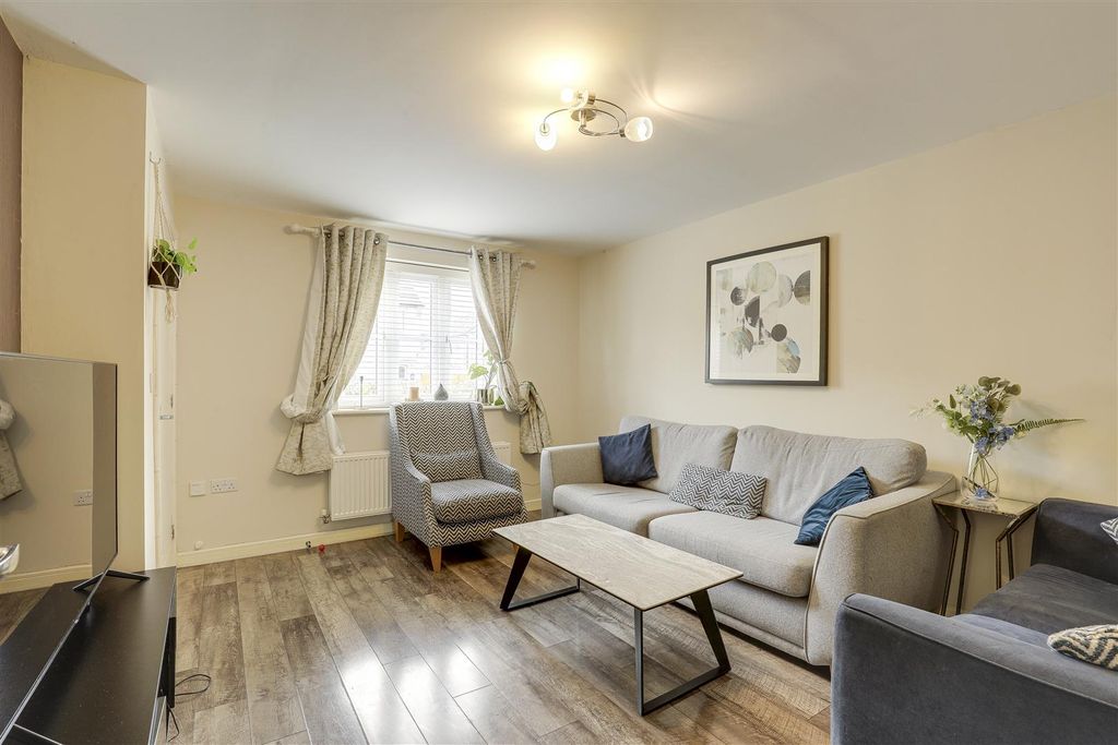 Property photo 2 of 15 01.Jpg